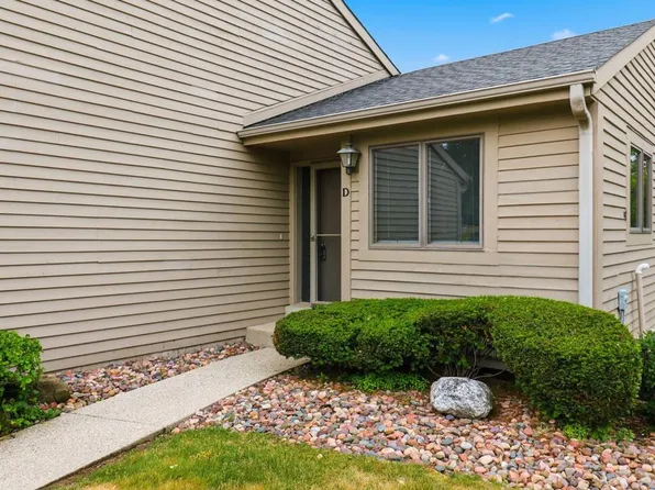 2962 Madison STREET #D, Waukesha, WI 53188