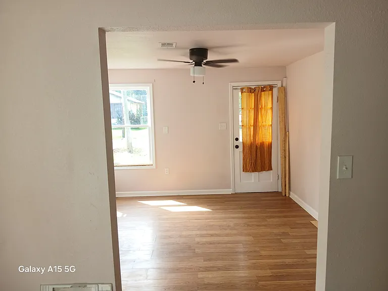 623 Edgar St — Photo 5