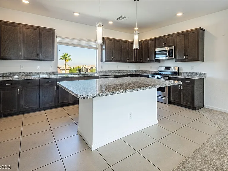 8040 Carpenter Creek Ave — Photo 2