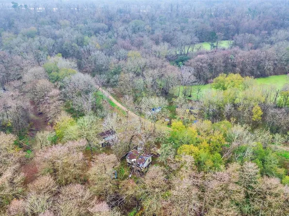 219 River Rd, Dayton, TX 77535