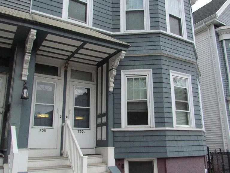 750 E 3rd St #2 — Photo 9
