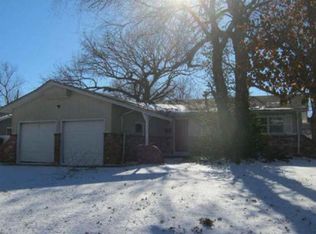 8517 W Hickory Ln, Wichita, KS 67212