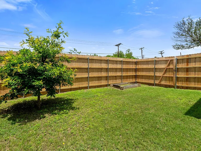 1908 Windy Park Dr — Photo 28