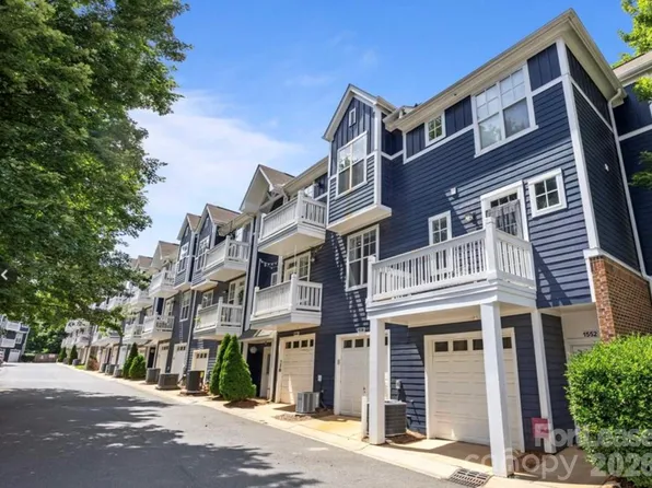 1600 Walnut View Dr, Charlotte, NC 28208