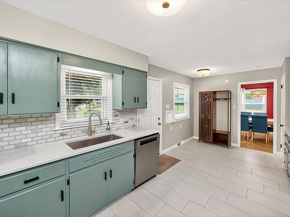 4th image of 2701 56th St