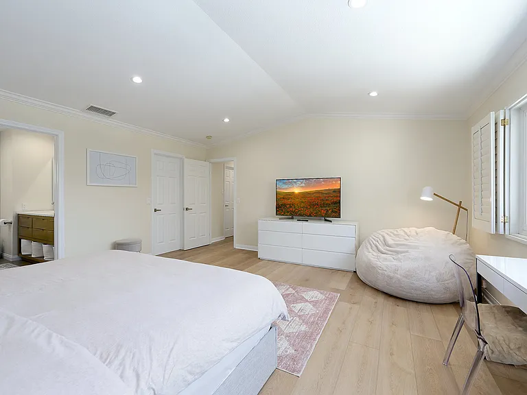 5557 Adelina Ct — Photo 31