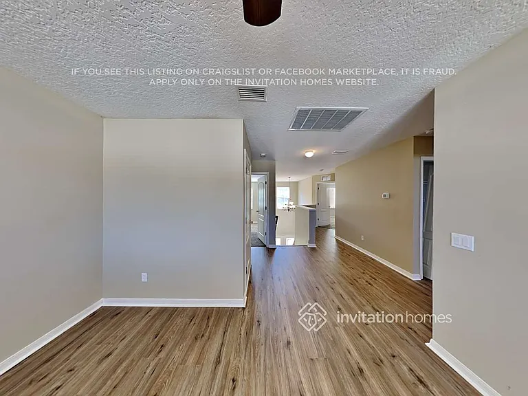 17745 Ayrshire Blvd — Photo 4