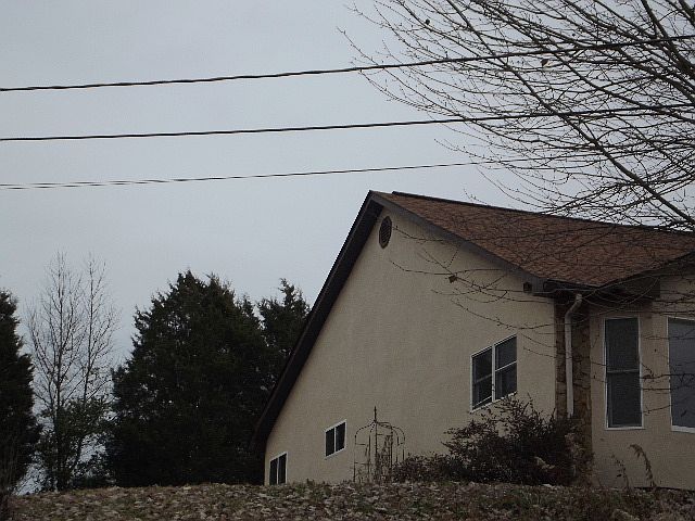 2nd image of 231 Lakeview Dr