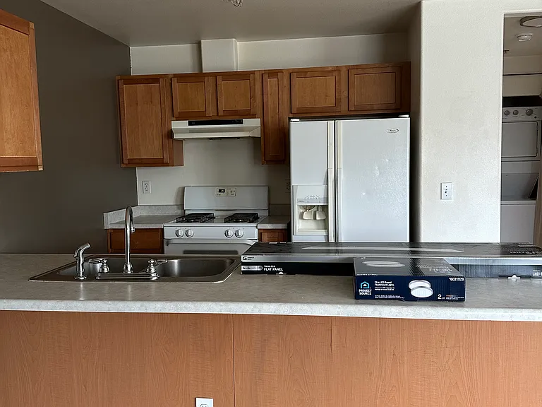 115 E Potter Dr — Photo 7