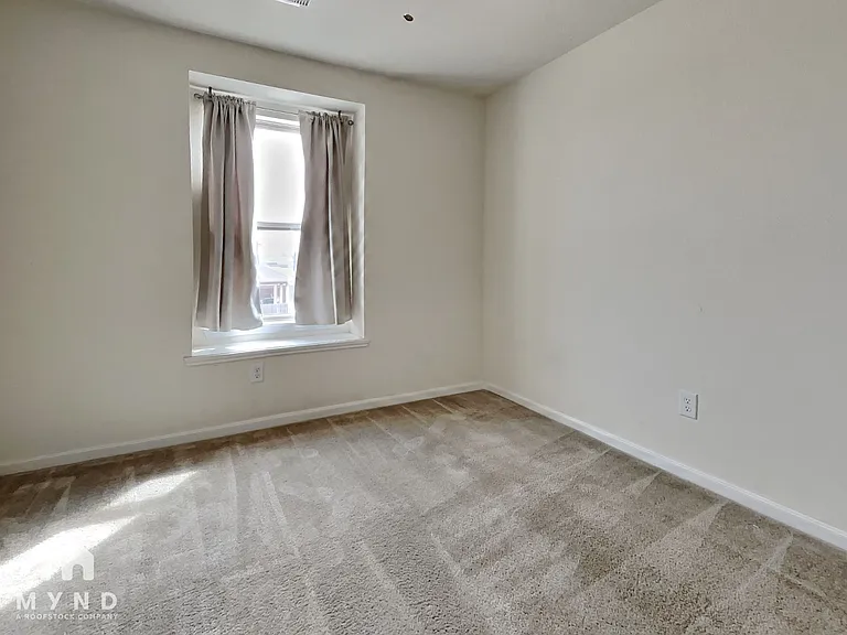 1706 Claire Creek Ct — Photo 14