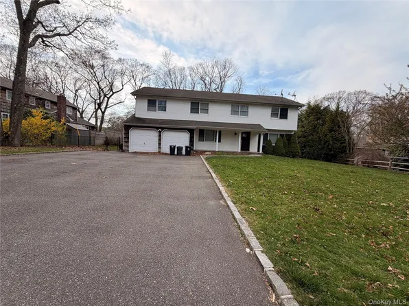 8 Tobi Ln, East Setauket, NY 11733