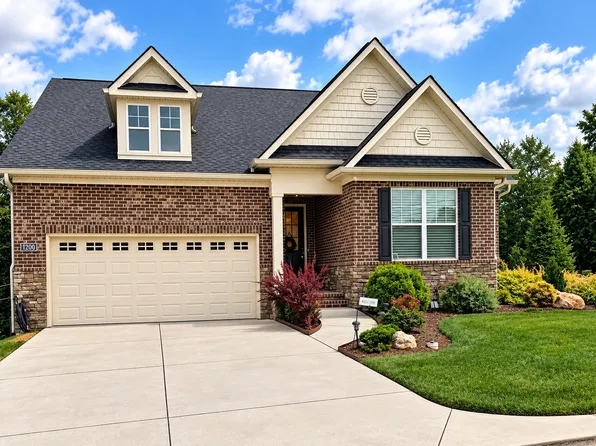 1200 Loggerhead Ln, Knoxville, TN 37932