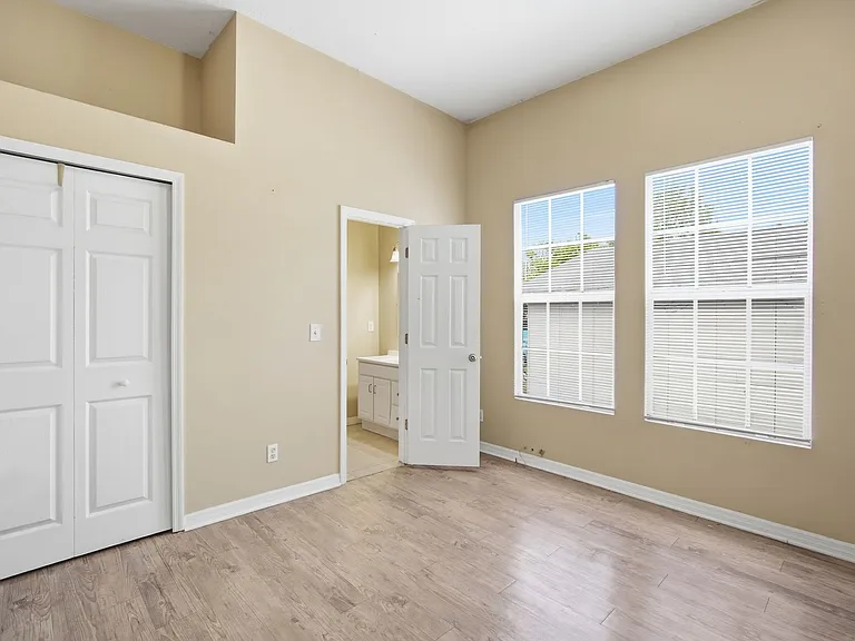2411 E 18th Ave — Photo 15