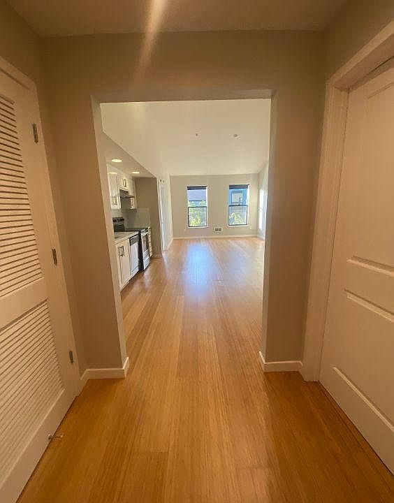 1st image of 660 King St #320