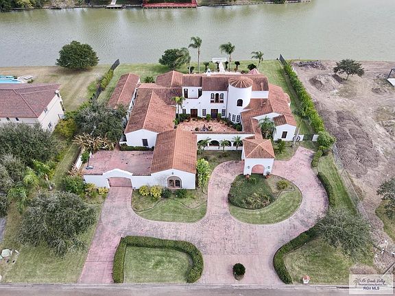 2nd image of 203 Resaca Bnd