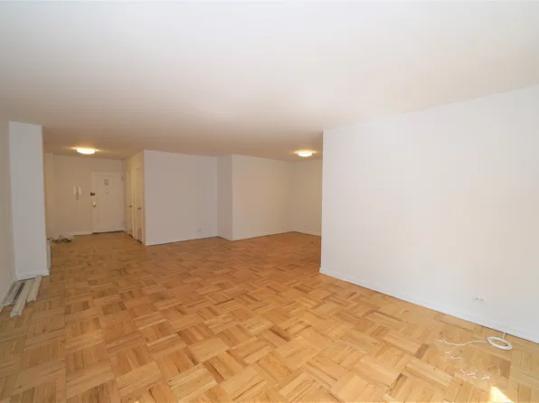 1700 York Avenue image 2 of 4