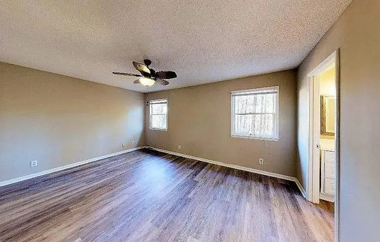 421 Constitution Dr — Photo 14