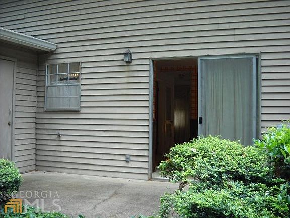3rd image of 207 Northdale Pl