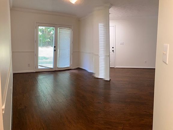 5th image of 125 Sterling Ct