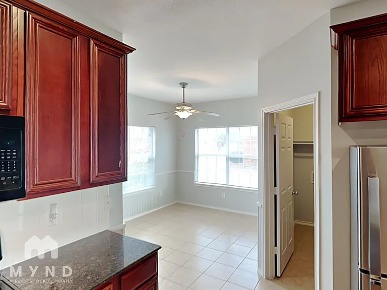 307 Susan Way — Photo 13