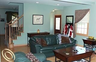 3rd image of 43601 Antietam Dr