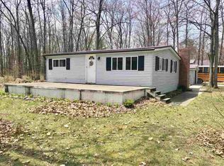 528 Midland St, Harrison, MI 48625
