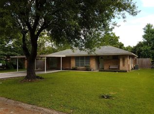 304 Long Dr, Baytown, TX 77521