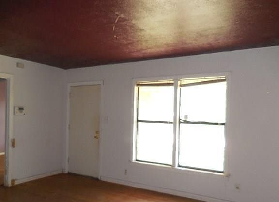 2nd image of 3421 Millet Ave
