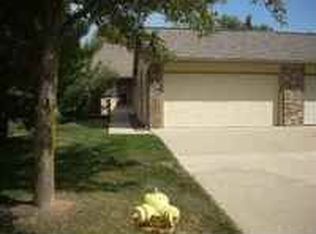 2885 Lakewood Dr, Trenton, MI 48183