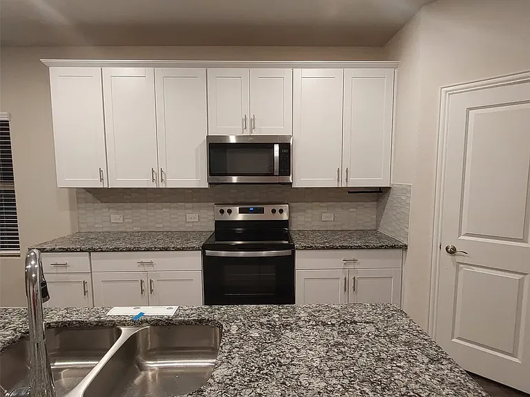 6004 Bailey Way — Photo 5