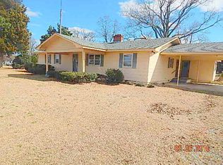 670 Potato House Rd, Clinton, NC 28328