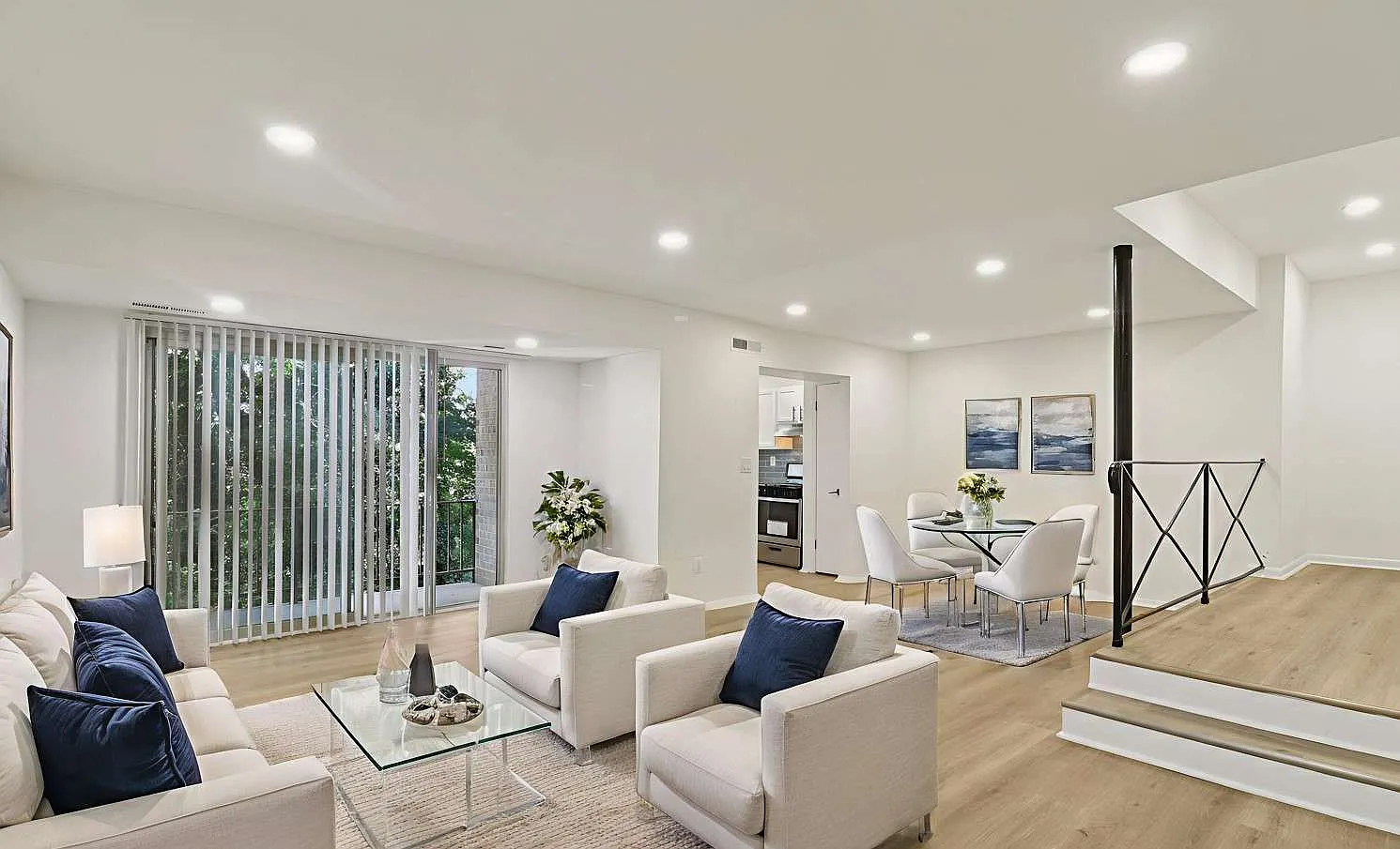 Barclay Square Apartments — Photo 3