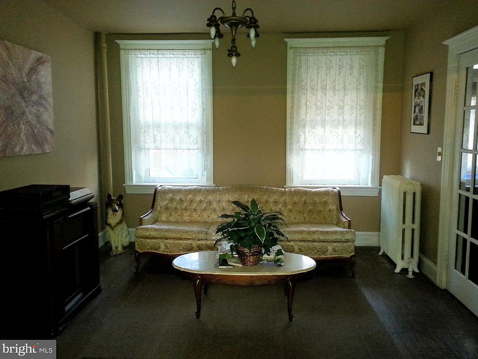 2nd image of 407 6th St NE