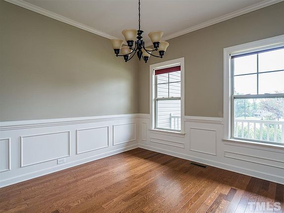 4th image of 19 Cedar Grove Ct