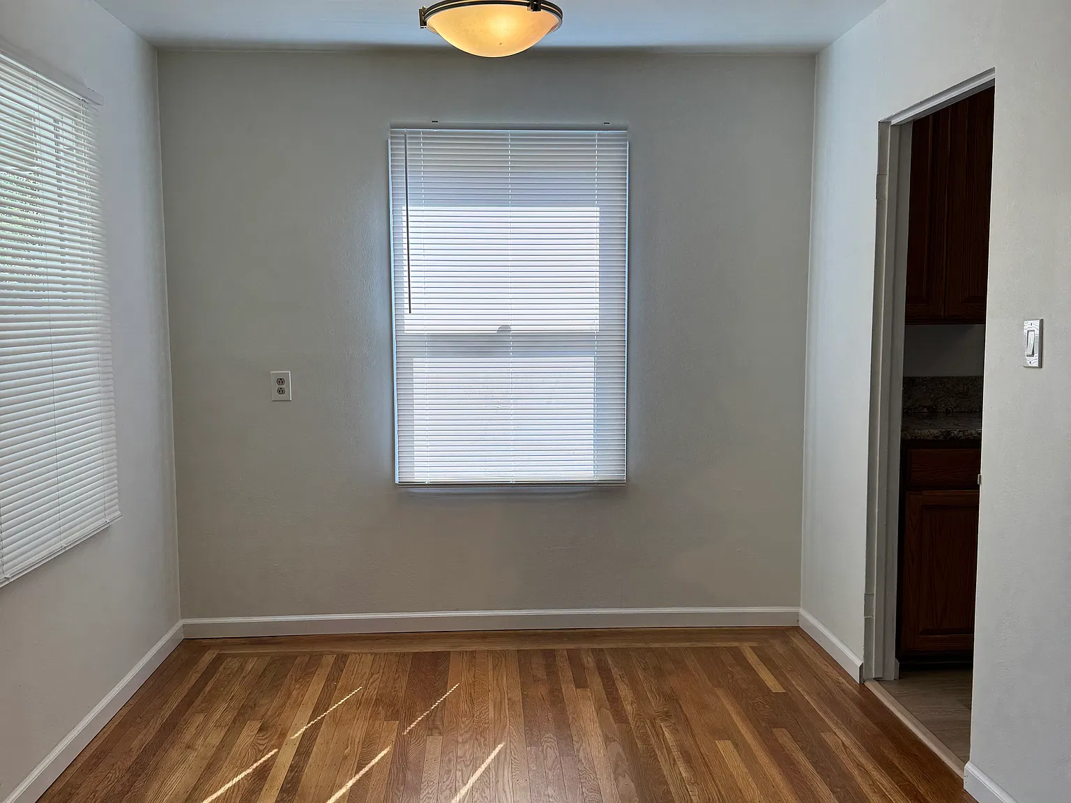 3 bed, 1010 sqft, $2,550 — Photo 3