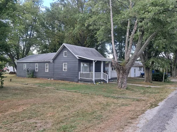 209 N Poplar St, Fillmore, IL 62032