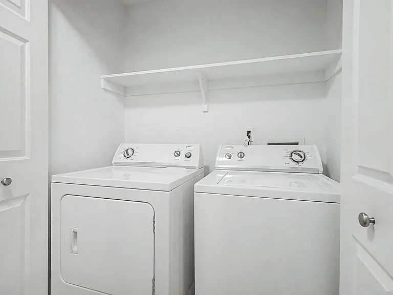 381 Manti Pl — Photo 16