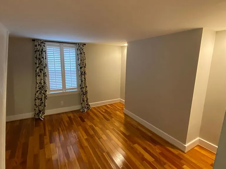 729 Catherine St — Photo 20