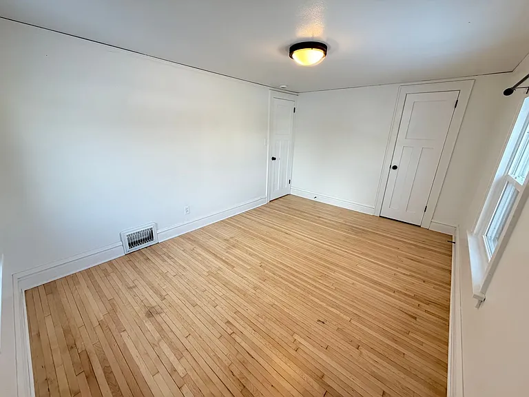 1301 Hammond Ave — Photo 16