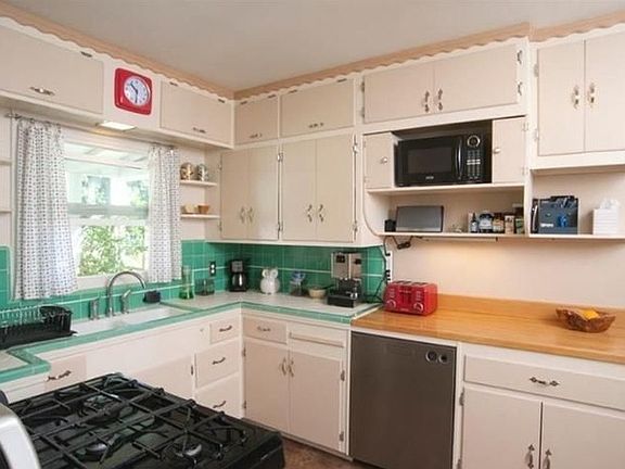 4th image of 862 Vallejo Way
