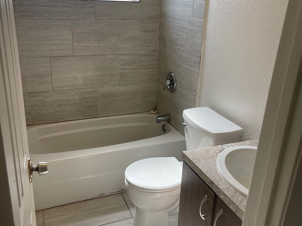 2nd image of 1221 SW 6th Ter