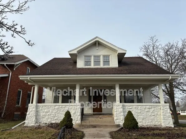 201 S Blackhoof St, Wapakoneta, OH 45895