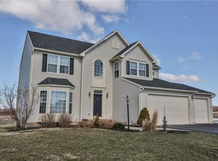 6154 Jenbrooke Ct, Farmington, NY 14425