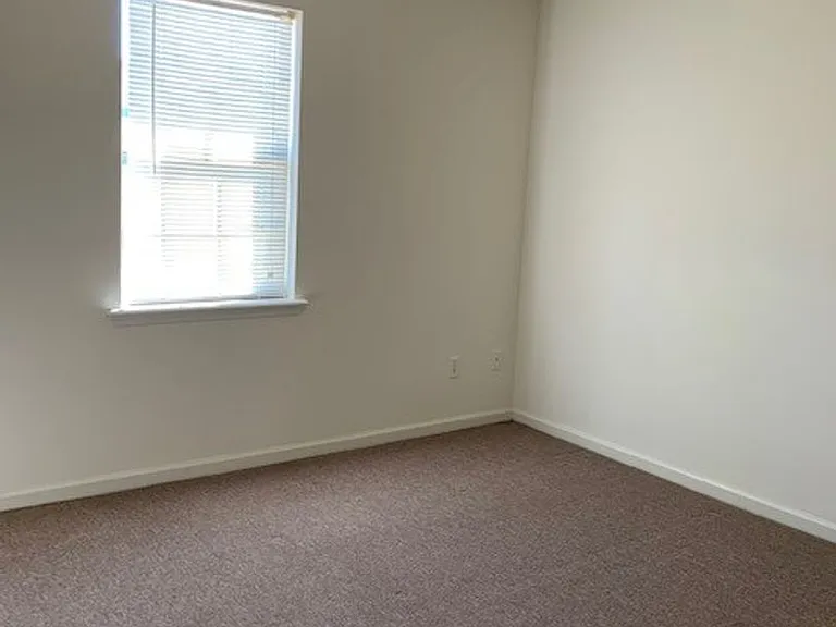 1438 Green St — Photo 12