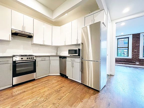 3rd image of 684 Riverside Dr APT 5B