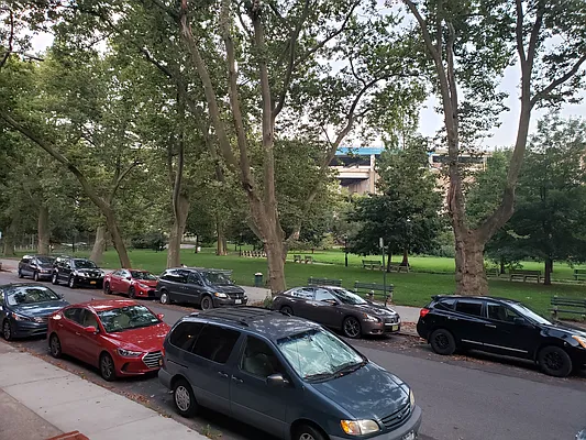 Rented by Max & Associates Realty Corp | media 15