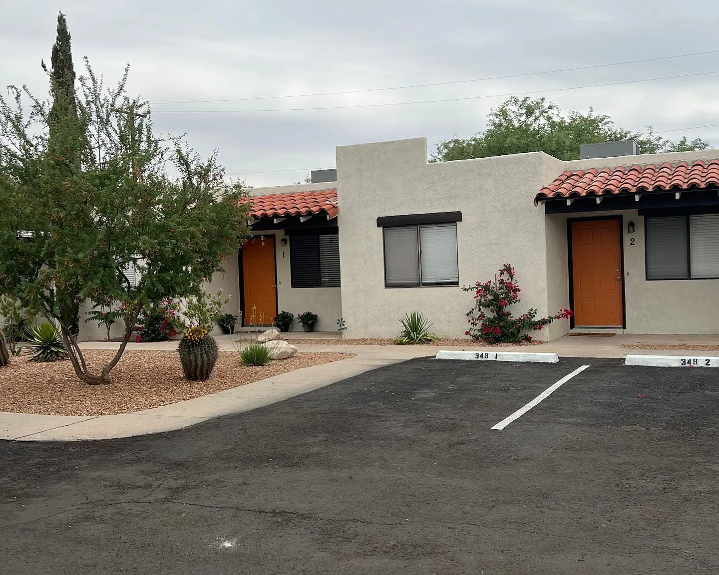 2 bed, 1.0 bath, 770 sqft, $1,225 — Photo 2