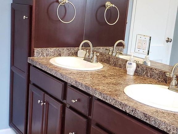 Main floor full bath