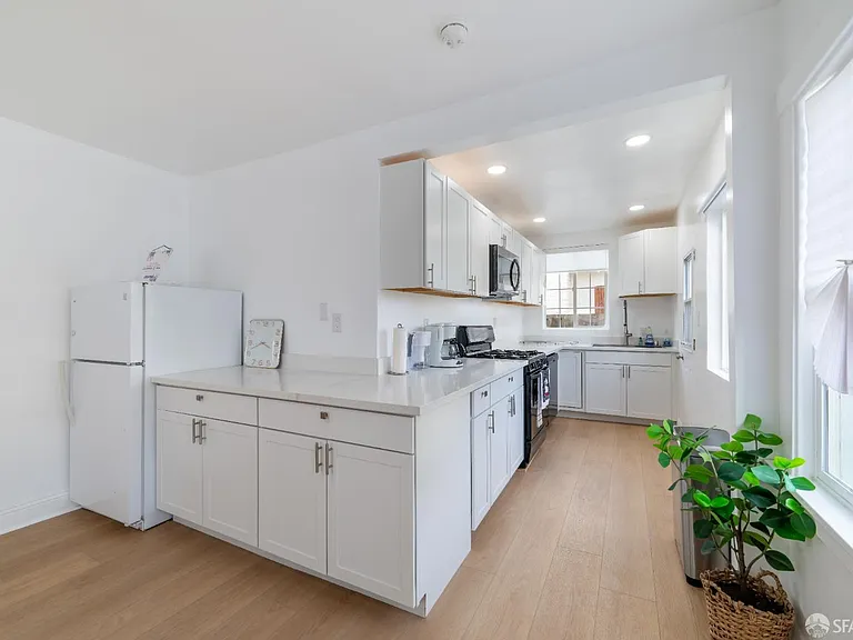 609 S Delaware St — Photo 13