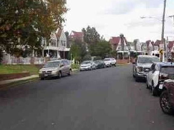 Exterior Neighborhood (street photo)